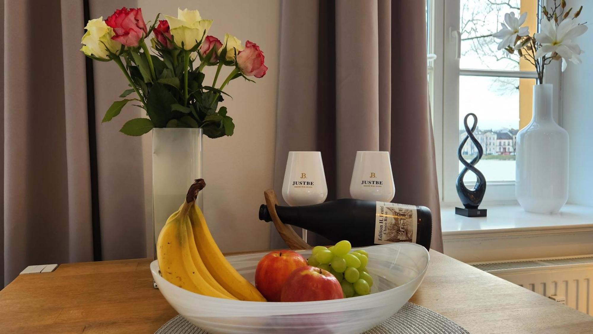 Das Ferienapartment Alexandrine Direkt Am Pfaffenteich Mit Eigenem Parkplatz Schwerin  Room photo